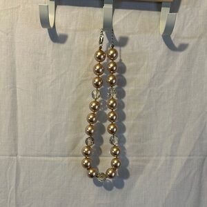 Elegant Pearl and Crystal Necklace